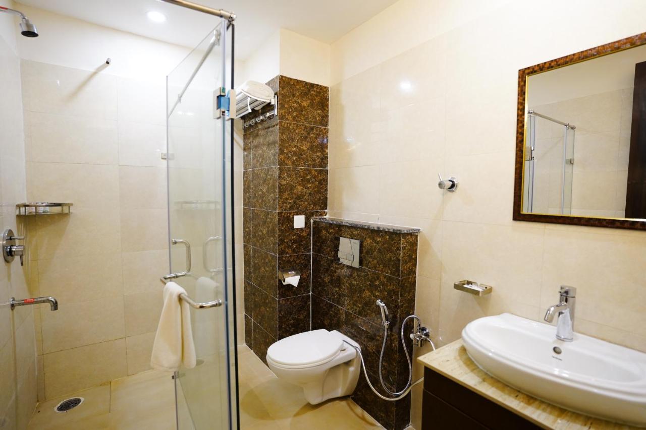 Hotel Northwind, Kharar, Mohali Eksteriør bilde