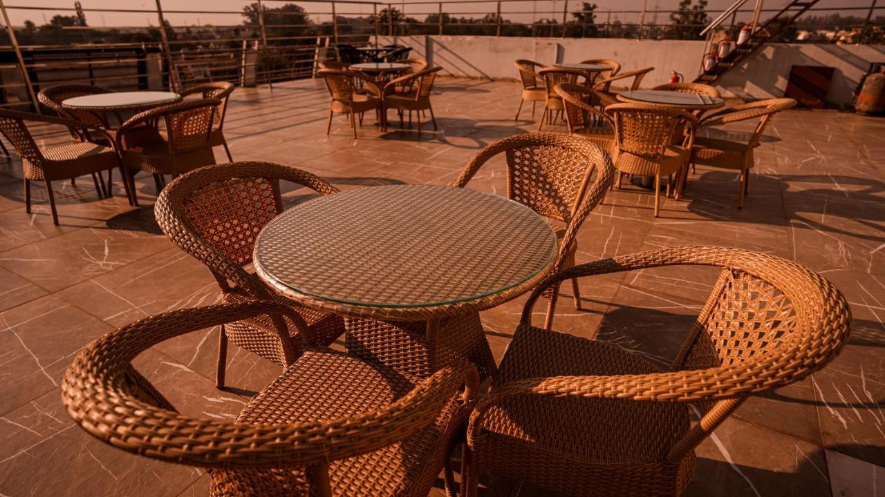 Hotel Northwind, Kharar, Mohali Eksteriør bilde