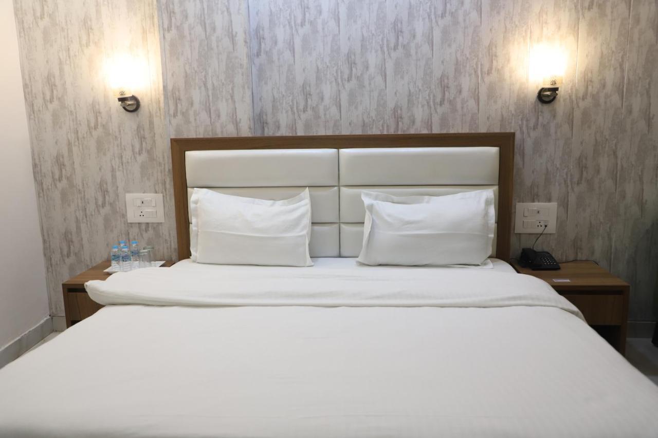 Hotel Northwind, Kharar, Mohali Eksteriør bilde